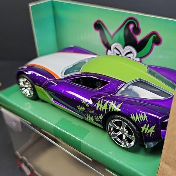 Jada 1/32 Joker 2009 Chevy Corvette Stingray Batman DC Comics Diecast CN - Picture 4 of 14